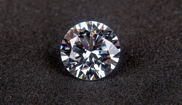Diamante Qué es formación propiedades uso y aplicaciones joyería